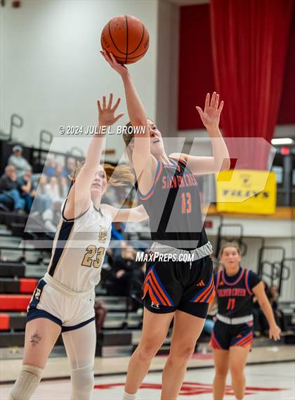Thumbnail 2 in Silver Creek vs Decatur Central (Paul Loggan Memorial Invite) photogallery.