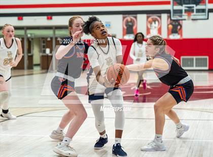 Thumbnail 2 in Silver Creek vs Decatur Central (Paul Loggan Memorial Invite) photogallery.