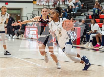 Thumbnail 1 in Silver Creek vs Decatur Central (Paul Loggan Memorial Invite) photogallery.