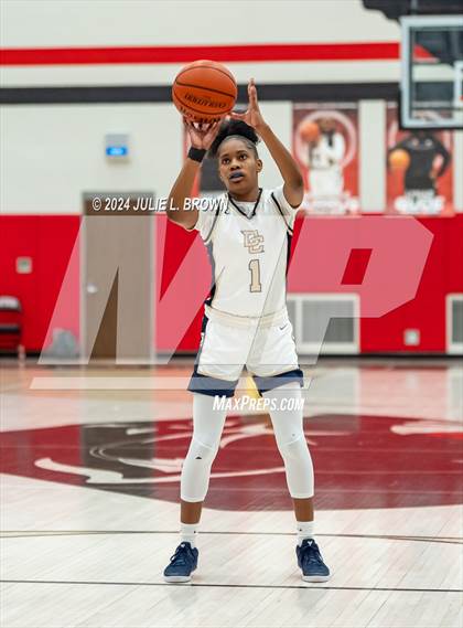 Thumbnail 2 in Silver Creek vs Decatur Central (Paul Loggan Memorial Invite) photogallery.