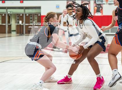 Thumbnail 1 in Silver Creek vs Decatur Central (Paul Loggan Memorial Invite) photogallery.