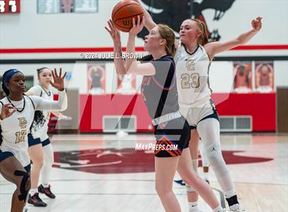 Thumbnail 1 in Silver Creek vs Decatur Central (Paul Loggan Memorial Invite) photogallery.
