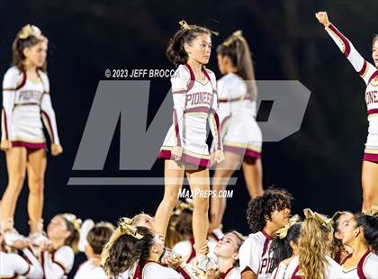 Thumbnail 1 in Royal @ Simi Valley photogallery.