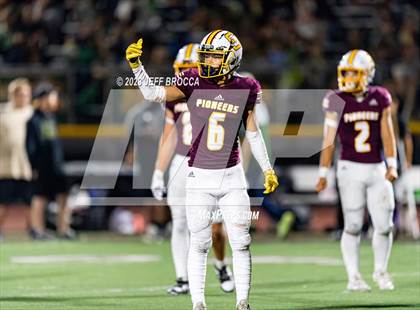Thumbnail 3 in Royal @ Simi Valley photogallery.