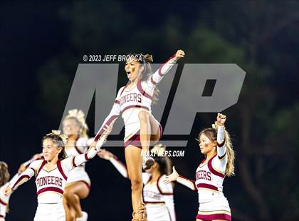 Thumbnail 2 in Royal @ Simi Valley photogallery.
