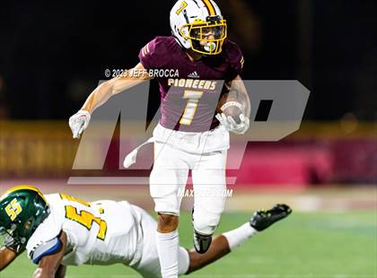 Thumbnail 1 in Royal @ Simi Valley photogallery.