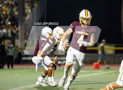 Thumbnail 2 in Royal @ Simi Valley photogallery.