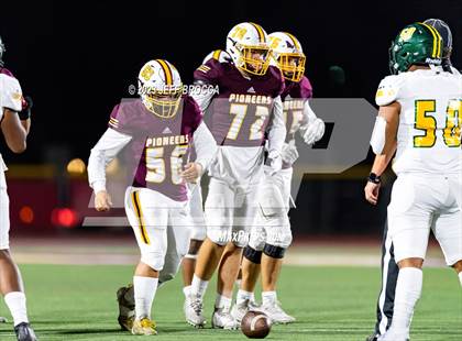 Thumbnail 2 in Royal @ Simi Valley photogallery.