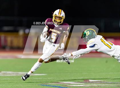 Thumbnail 1 in Royal @ Simi Valley photogallery.