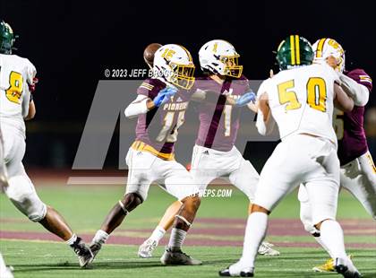 Thumbnail 1 in Royal @ Simi Valley photogallery.