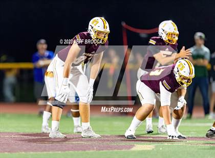 Thumbnail 2 in Royal @ Simi Valley photogallery.