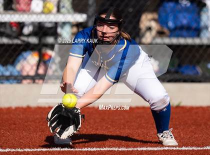 Thumbnail 2 in Archbishop Mitty @ Presentation photogallery.