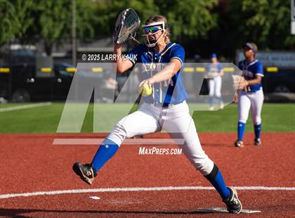 Thumbnail 1 in Archbishop Mitty @ Presentation photogallery.