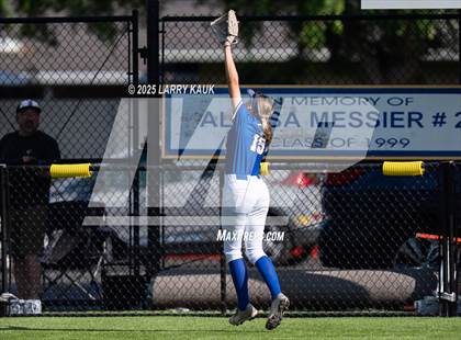 Thumbnail 1 in Archbishop Mitty @ Presentation photogallery.