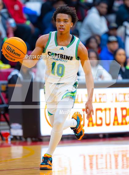 Thumbnail 3 in Combine Academy National vs Grayson (Hard In The Paint Classic) photogallery.