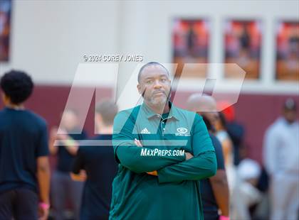 Thumbnail 3 in Combine Academy National vs Grayson (Hard In The Paint Classic) photogallery.