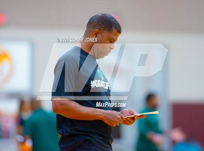 Thumbnail 3 in Combine Academy National vs Grayson (Hard In The Paint Classic) photogallery.
