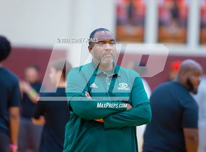 Thumbnail 1 in Combine Academy National vs Grayson (Hard In The Paint Classic) photogallery.