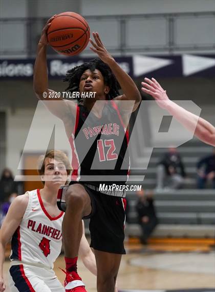 Thumbnail 3 in Plainfield vs North Central (Sneakers for Santa Shootout) photogallery.