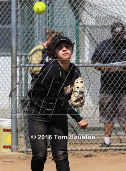 Thumbnail 2 in Northview vs Azusa (Northview Tournament) photogallery.