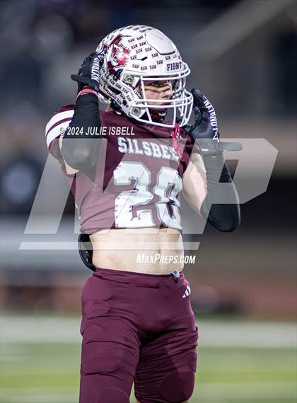 Thumbnail 2 in Bellville vs. Silsbee (UIL 4A -II Football Area Playoff) photogallery.