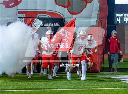Thumbnail 3 in Bellville vs. Silsbee (UIL 4A -II Football Area Playoff) photogallery.
