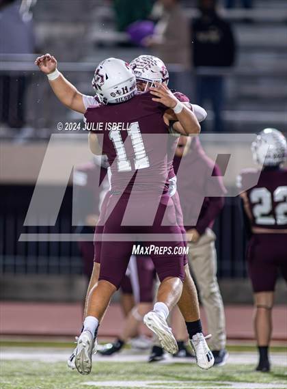 Thumbnail 3 in Bellville vs. Silsbee (UIL 4A -II Football Area Playoff) photogallery.