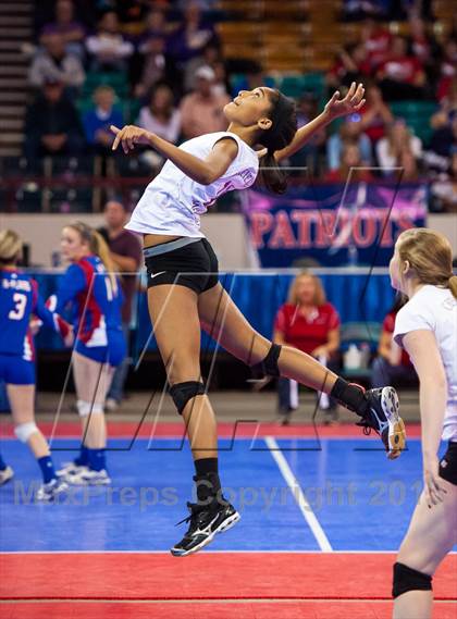Thumbnail 2 in Cheyenne Mountain vs. Valor Christian (CHSAA 4A Pool 3) photogallery.