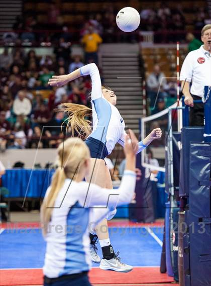 Thumbnail 2 in Cheyenne Mountain vs. Valor Christian (CHSAA 4A Pool 3) photogallery.