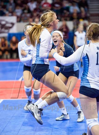 Thumbnail 1 in Cheyenne Mountain vs. Valor Christian (CHSAA 4A Pool 3) photogallery.