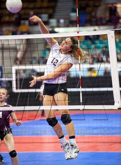 Thumbnail 3 in Cheyenne Mountain vs. Valor Christian (CHSAA 4A Pool 3) photogallery.