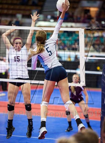 Thumbnail 3 in Cheyenne Mountain vs. Valor Christian (CHSAA 4A Pool 3) photogallery.