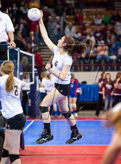 Thumbnail 1 in Cheyenne Mountain vs. Valor Christian (CHSAA 4A Pool 3) photogallery.