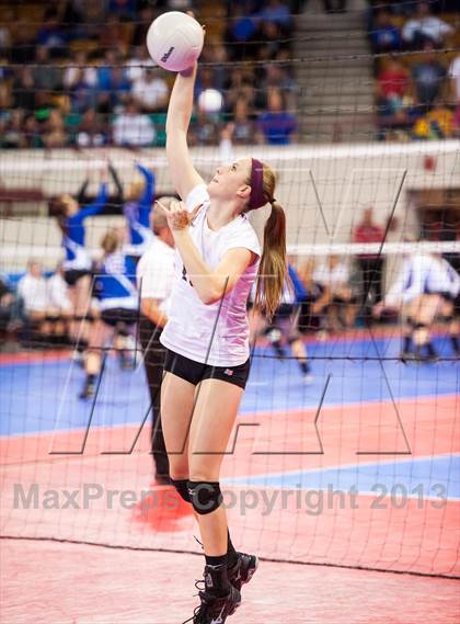 Thumbnail 1 in Cheyenne Mountain vs. Valor Christian (CHSAA 4A Pool 3) photogallery.