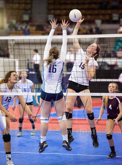 Thumbnail 1 in Cheyenne Mountain vs. Valor Christian (CHSAA 4A Pool 3) photogallery.