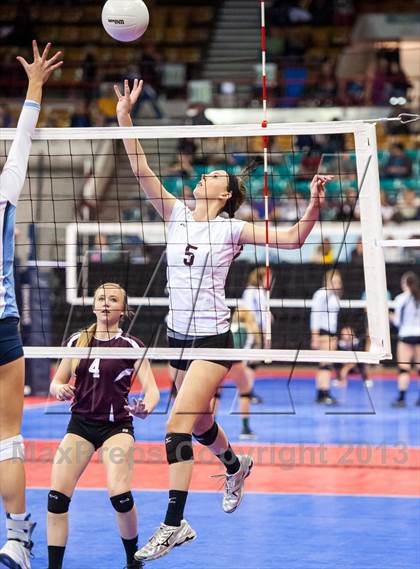 Thumbnail 3 in Cheyenne Mountain vs. Valor Christian (CHSAA 4A Pool 3) photogallery.