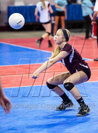 Thumbnail 2 in Cheyenne Mountain vs. Valor Christian (CHSAA 4A Pool 3) photogallery.