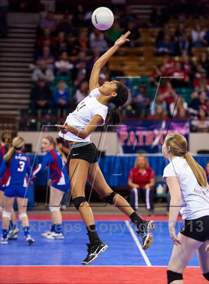 Thumbnail 3 in Cheyenne Mountain vs. Valor Christian (CHSAA 4A Pool 3) photogallery.