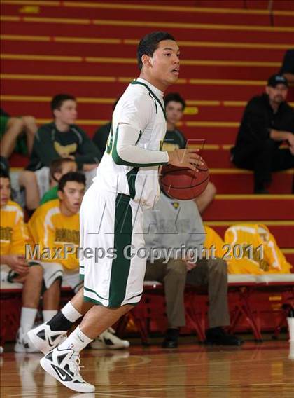 Thumbnail 1 in St. Ignatius vs. Bishop Manogue (Father Barry Christmas Classic) photogallery.