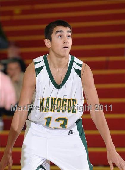 Thumbnail 1 in St. Ignatius vs. Bishop Manogue (Father Barry Christmas Classic) photogallery.