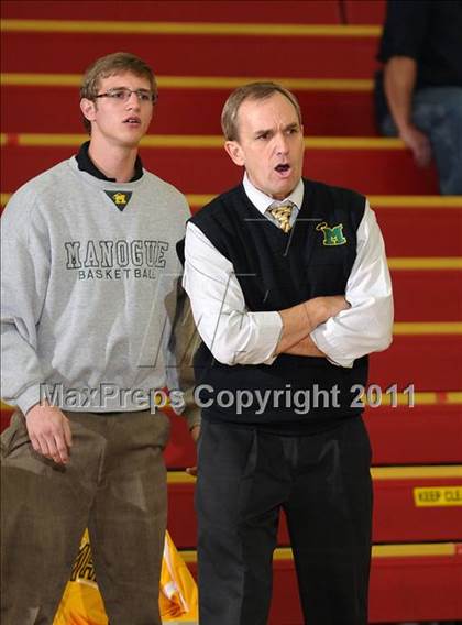Thumbnail 2 in St. Ignatius vs. Bishop Manogue (Father Barry Christmas Classic) photogallery.