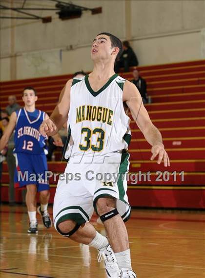 Thumbnail 3 in St. Ignatius vs. Bishop Manogue (Father Barry Christmas Classic) photogallery.