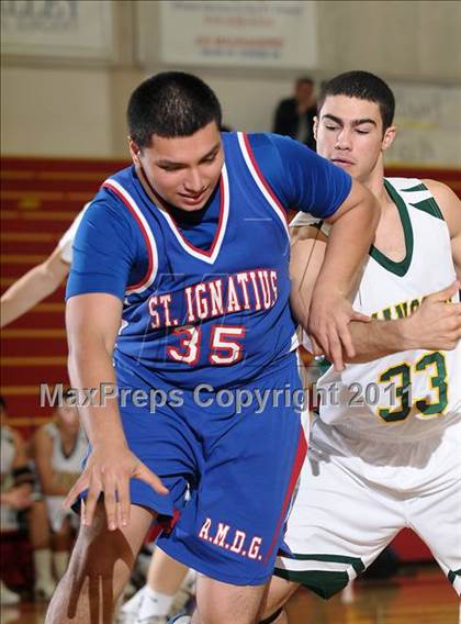 Thumbnail 1 in St. Ignatius vs. Bishop Manogue (Father Barry Christmas Classic) photogallery.