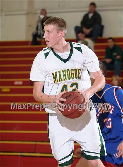 Thumbnail 3 in St. Ignatius vs. Bishop Manogue (Father Barry Christmas Classic) photogallery.