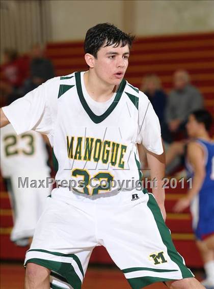 Thumbnail 2 in St. Ignatius vs. Bishop Manogue (Father Barry Christmas Classic) photogallery.