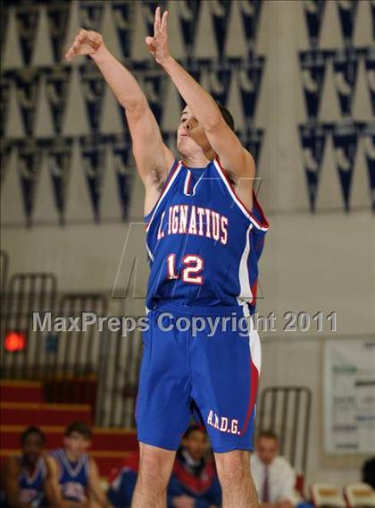 Thumbnail 3 in St. Ignatius vs. Bishop Manogue (Father Barry Christmas Classic) photogallery.