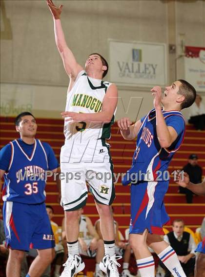 Thumbnail 1 in St. Ignatius vs. Bishop Manogue (Father Barry Christmas Classic) photogallery.