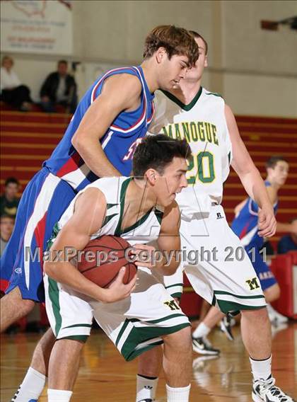 Thumbnail 3 in St. Ignatius vs. Bishop Manogue (Father Barry Christmas Classic) photogallery.