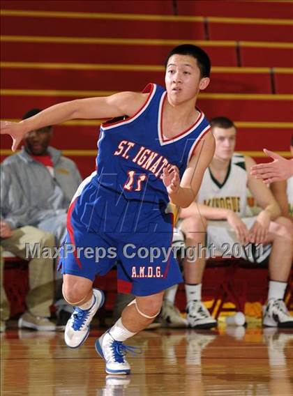 Thumbnail 2 in St. Ignatius vs. Bishop Manogue (Father Barry Christmas Classic) photogallery.