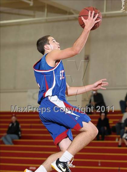 Thumbnail 3 in St. Ignatius vs. Bishop Manogue (Father Barry Christmas Classic) photogallery.